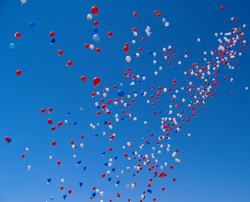 Balloons-floating-up Balloons-floating-up