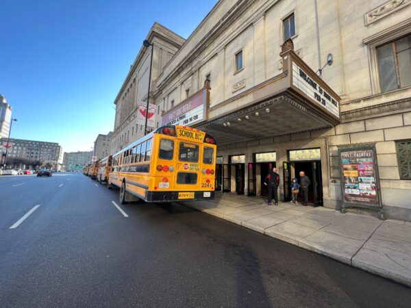 ‘s Theatre of Cincinnati Buses and Kids (3)