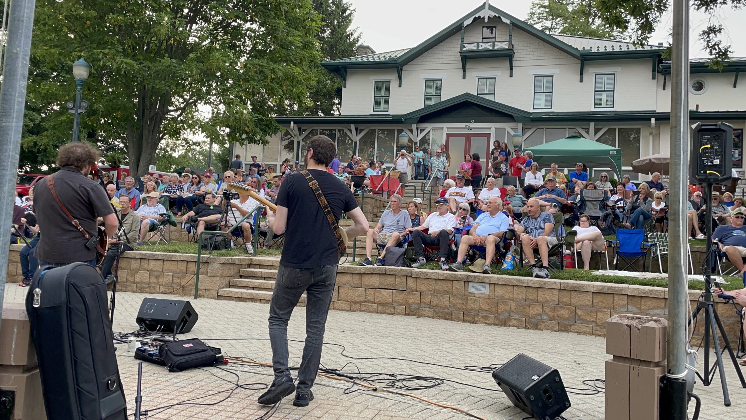 Creating Neighborhood Vibrancy—–2023-06 Behringer-Crawford Museum credit Kim Gehring-Cook MusicBCM concert with The Turkeys